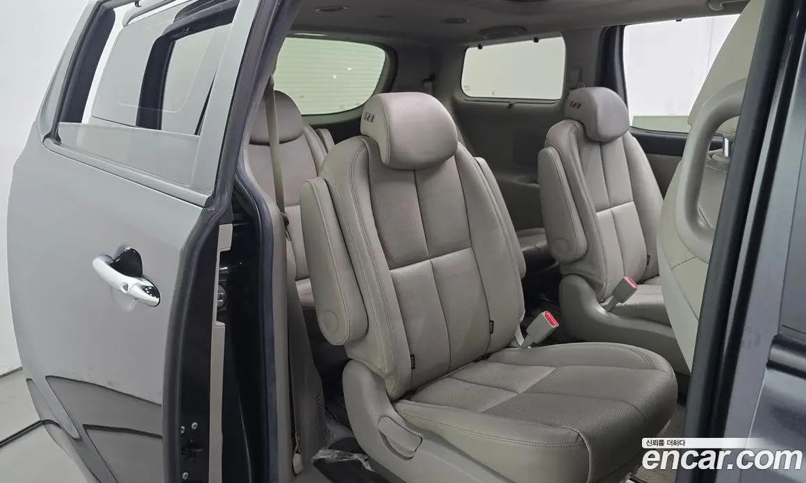 Kia Carnival 2019 2.2 автомат (гидро), фото 17