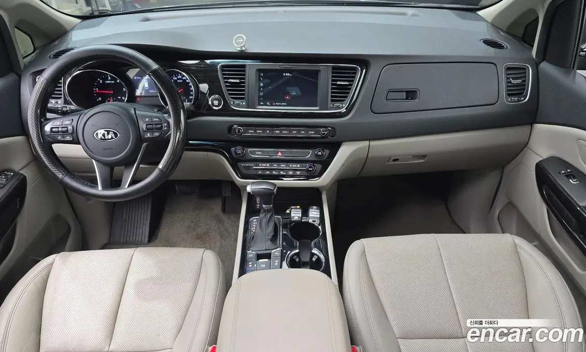 Kia Carnival 2019 2.2 автомат (гидро), фото 10
