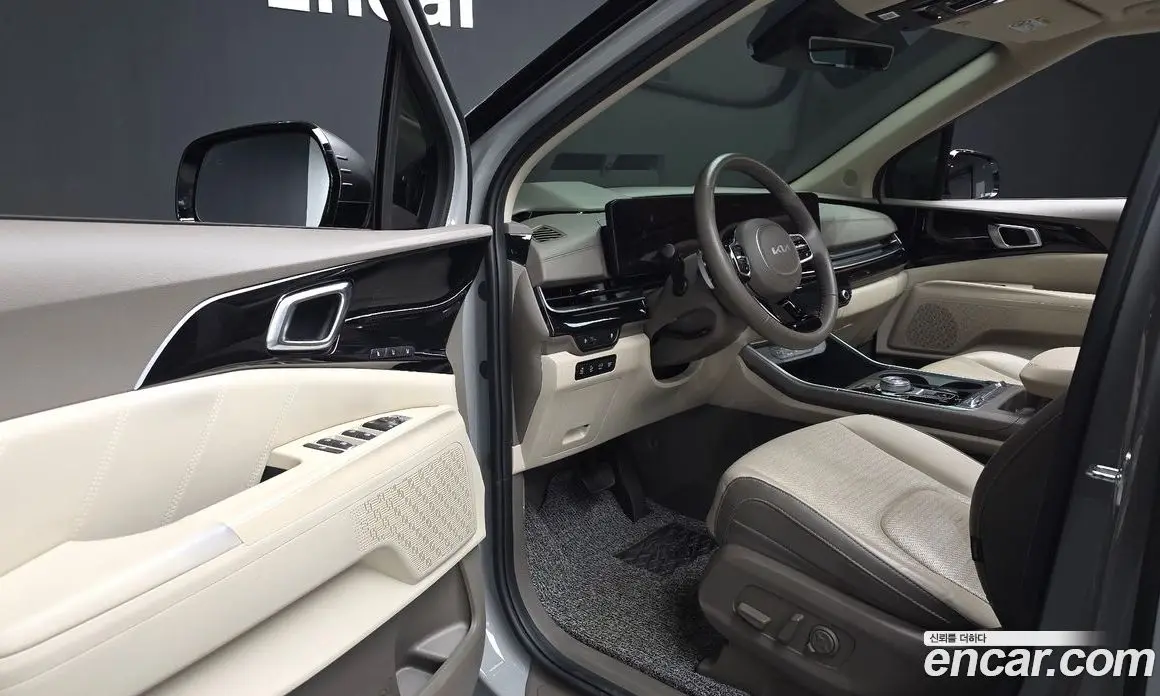 Kia Carnival 2024 1.6 автомат (гидро), фото 12