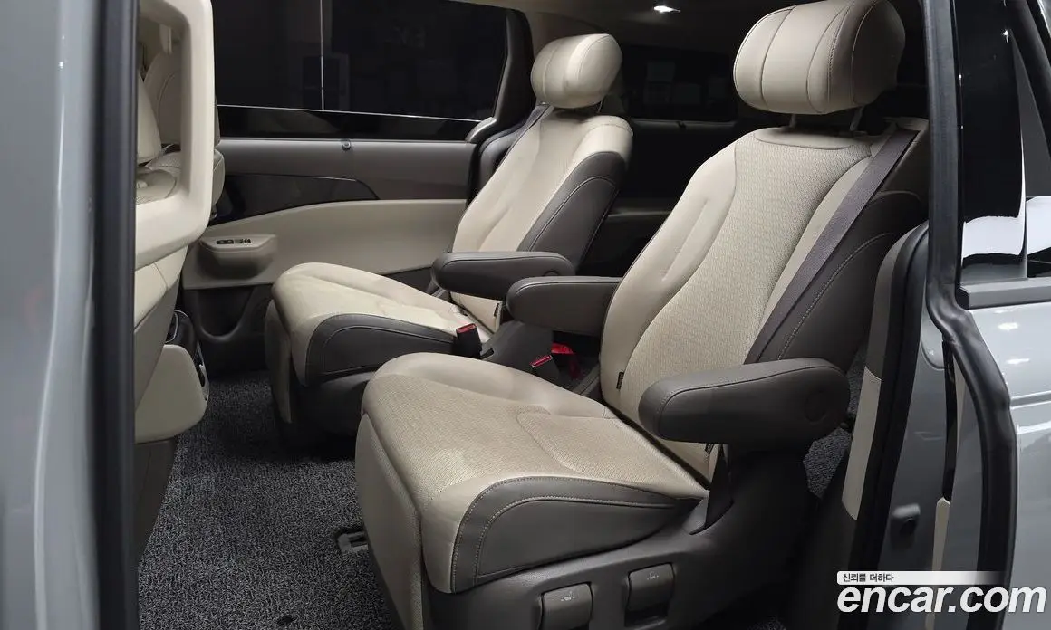 Kia Carnival 2024 1.6 автомат (гидро), фото 15