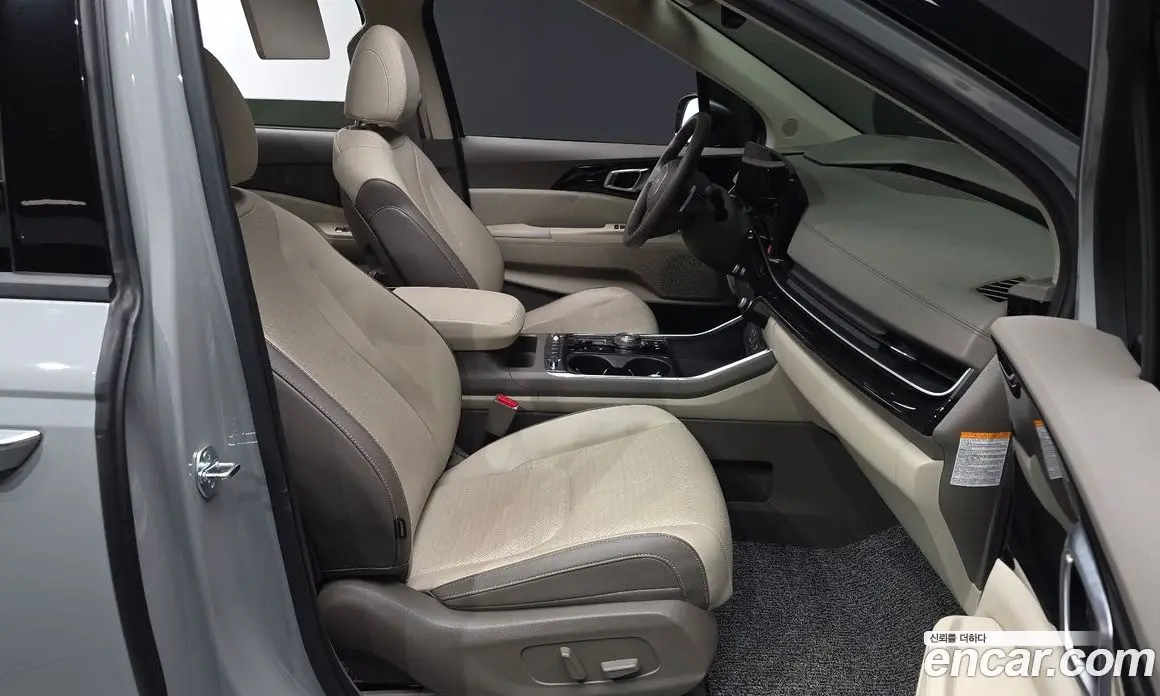 Kia Carnival 2024 1.6 автомат (гидро), фото 17