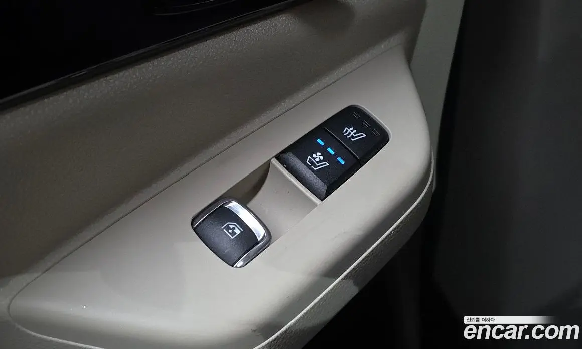 Kia Carnival 2024 1.6 автомат (гидро), фото 32