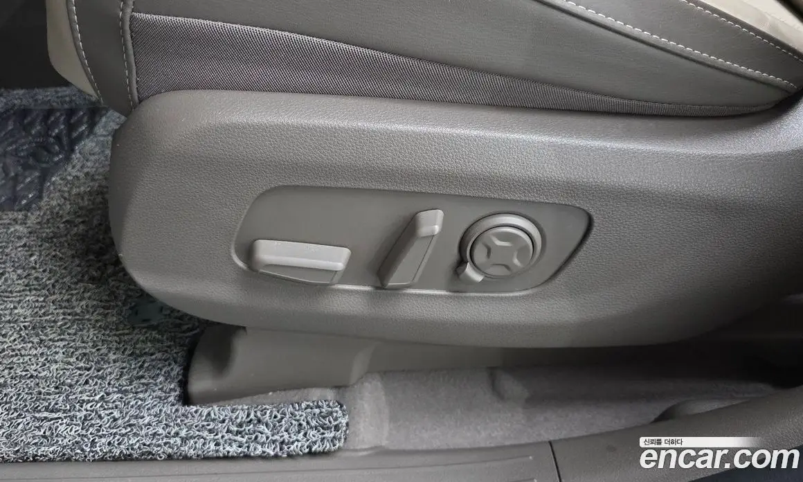 Kia Carnival 2024 1.6 автомат (гидро), фото 33