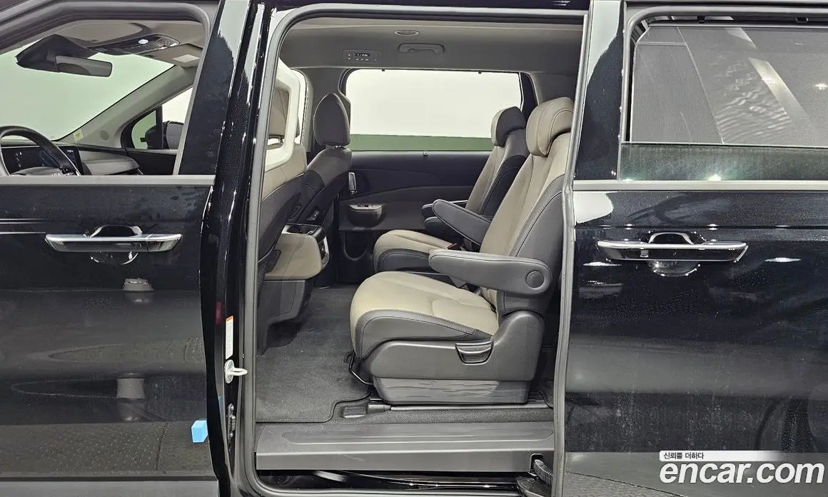 Kia Carnival 2026 1.6 автомат (гидро), фото 11