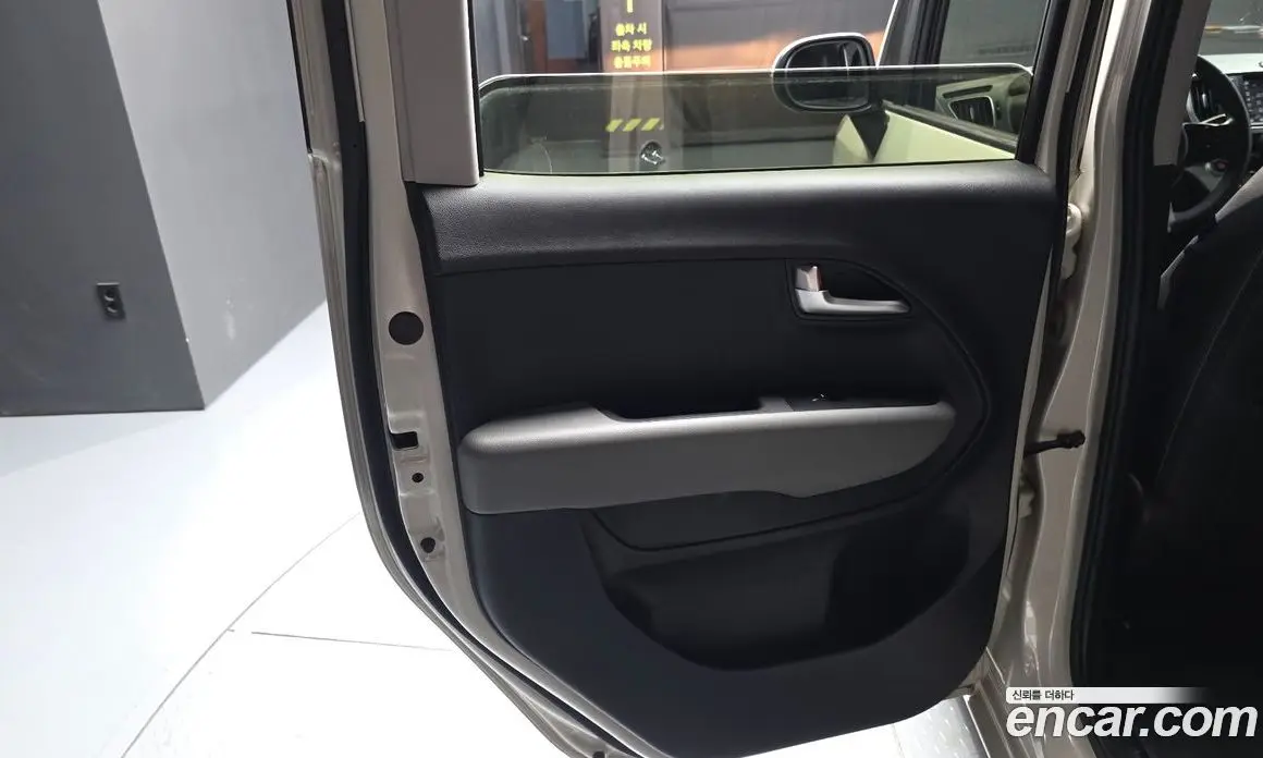 Kia Ray 2020 1.0 автомат (гидро), фото 15