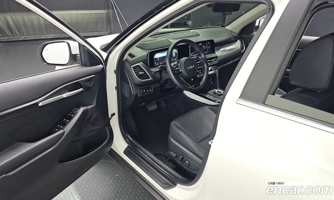 Kia Seltos 2023 2.0 автомат (гидро), фото 10