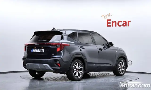 Kia Seltos 2023 1.6 автомат (гидро), миниатюра 2
