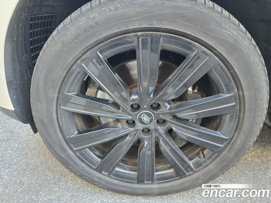 Land Rover Range Rover 2023 4.4 автомат (гидро), фото 20