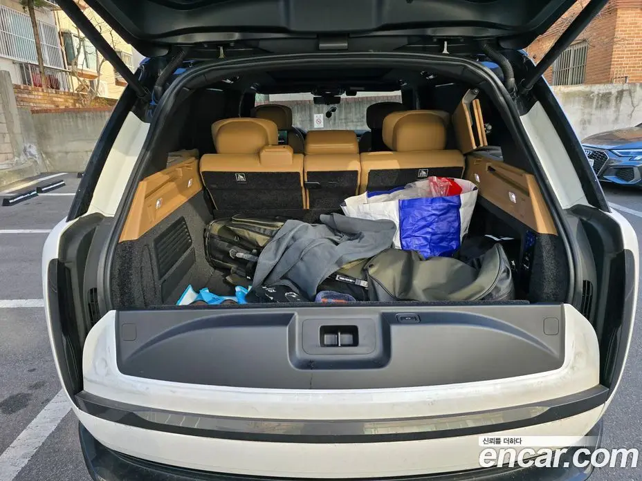 Land Rover Range Rover 2023 4.4 автомат (гидро), фото 7