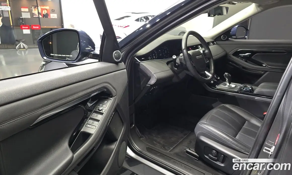 Land Rover Range Rover Evoque 2020 2.0 автомат (гидро), фото 13