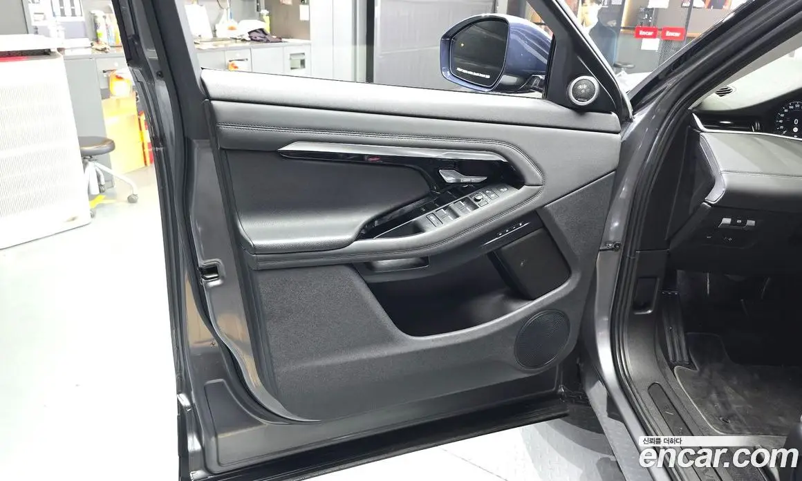Land Rover Range Rover Evoque 2020 2.0 автомат (гидро), фото 14