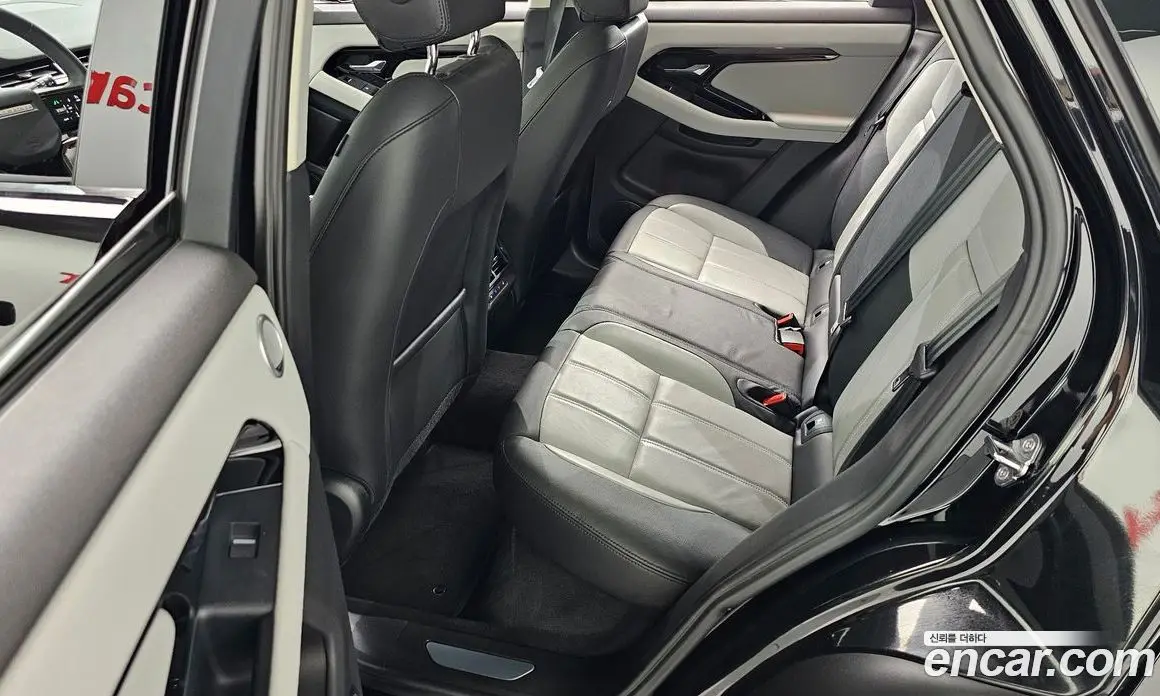 Land Rover Range Rover Evoque 2025 2.0 автомат (гидро), фото 18
