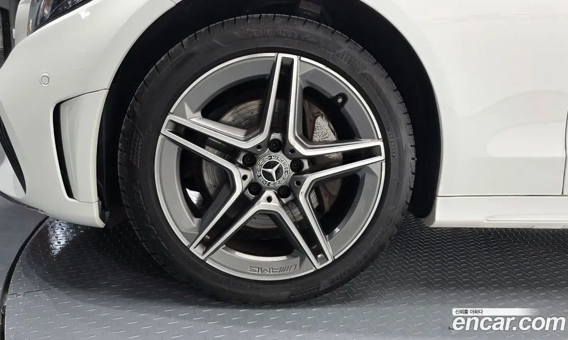 Mercedes-Benz C-Class 2019 1.9 автомат (гидро), фото 4