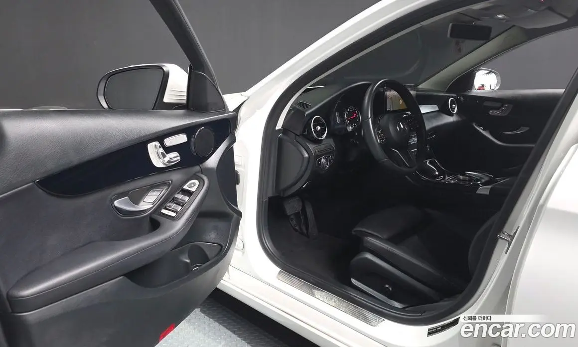 Mercedes-Benz C-Class 2019 2.0 автомат (гидро), фото 12