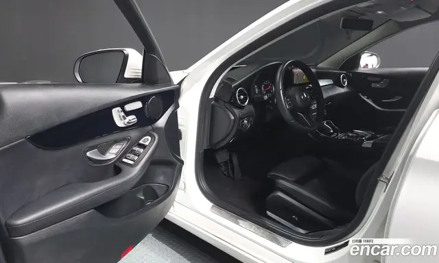 Mercedes-Benz C-Class 2019 2.0 автомат (гидро), миниатюра 12