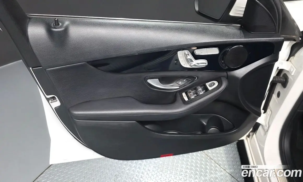 Mercedes-Benz C-Class 2019 2.0 автомат (гидро), фото 13