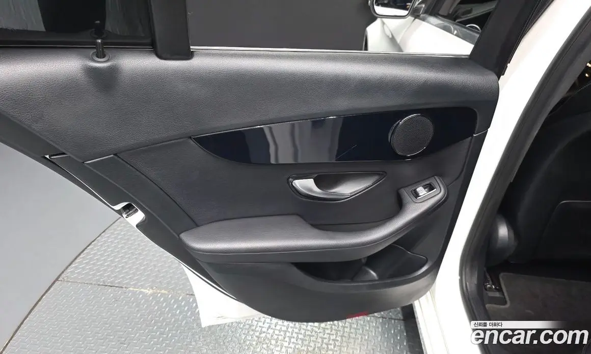Mercedes-Benz C-Class 2019 2.0 автомат (гидро), фото 14