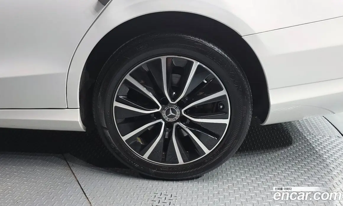 Mercedes-Benz C-Class 2019 2.0 автомат (гидро), фото 6