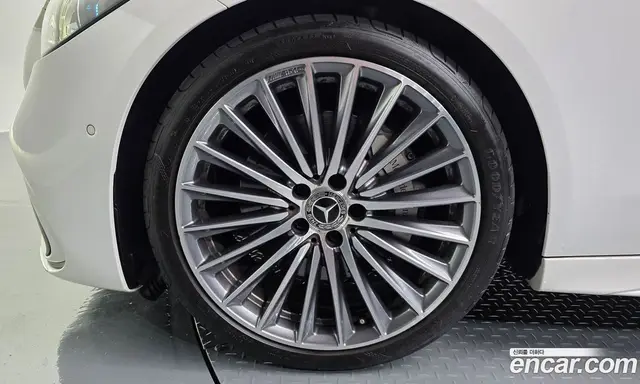 Mercedes-Benz C-Class 2023 2.0 автомат (гидро), миниатюра 5