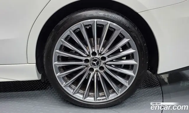Mercedes-Benz C-Class 2023 2.0 автомат (гидро), миниатюра 7