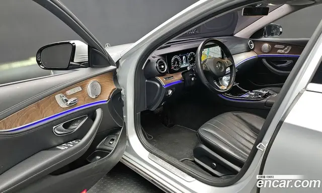 Mercedes-Benz E-Class 2018 2.0 автомат (гидро), миниатюра 11