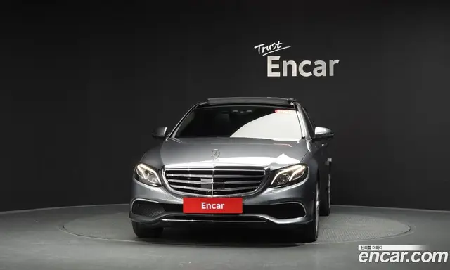 Mercedes-Benz E-Class 2018 2.0 автомат (гидро), миниатюра 2