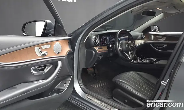 Mercedes-Benz E-Class 2018 2.0 автомат (гидро), миниатюра 12