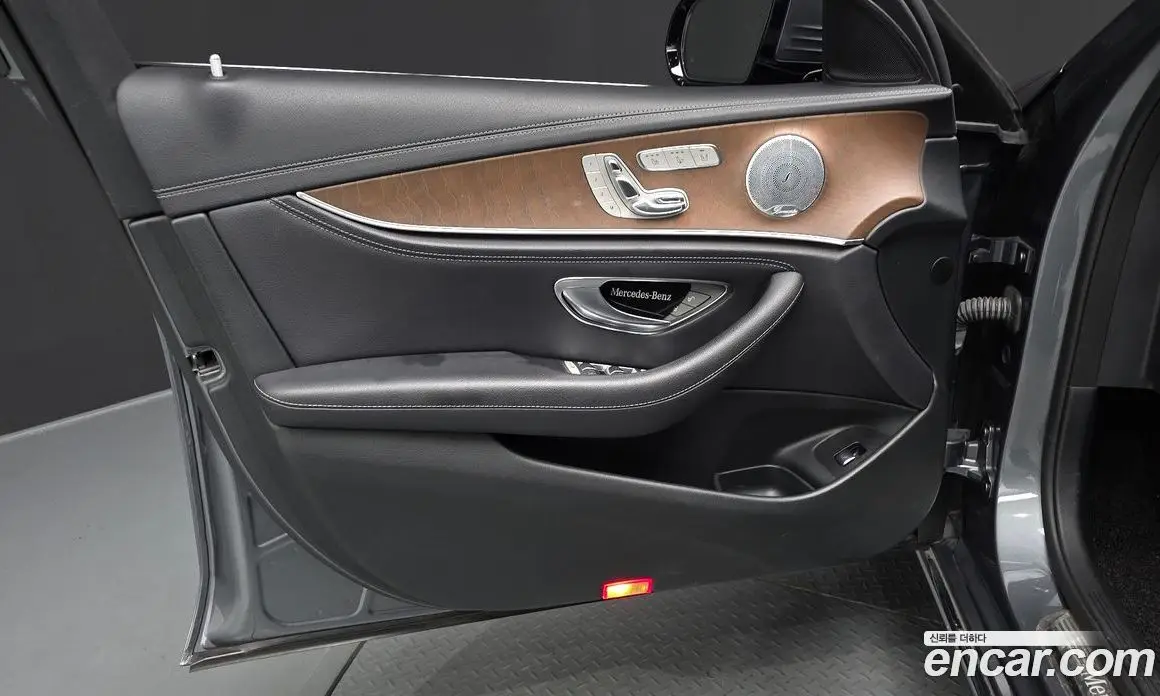 Mercedes-Benz E-Class 2018 2.0 автомат (гидро), фото 13