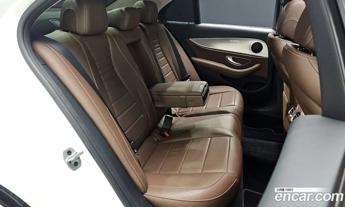 Mercedes-Benz E-Class 2019 2.0 автомат (гидро), фото 17