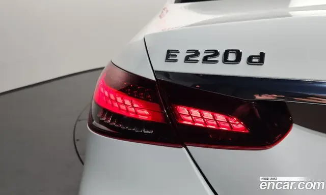 Mercedes-Benz E-Class 2020 1.9 автомат (гидро), миниатюра 9