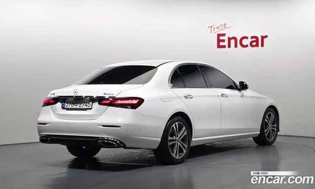 Mercedes-Benz E-Class 2021 2.0 автомат (гидро), миниатюра 2