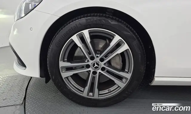 Mercedes-Benz E-Class 2021 2.0 автомат (гидро), миниатюра 5