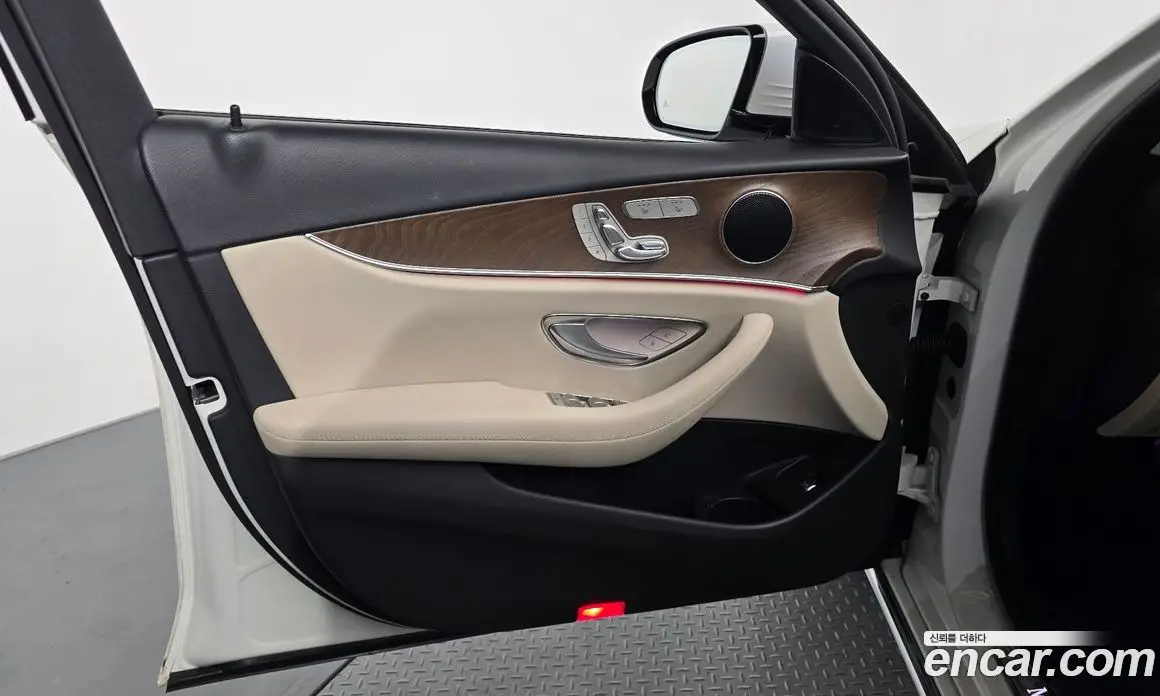 Mercedes-Benz E-Class 2021 2.0 автомат (гидро), фото 14