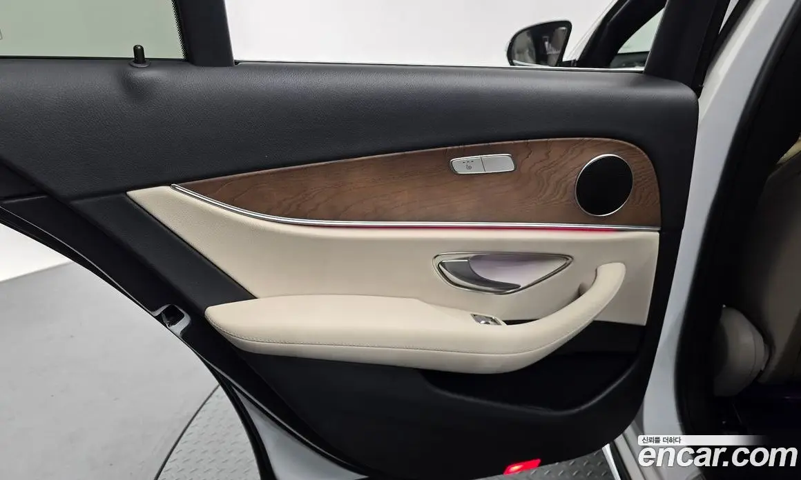 Mercedes-Benz E-Class 2021 2.0 автомат (гидро), фото 15