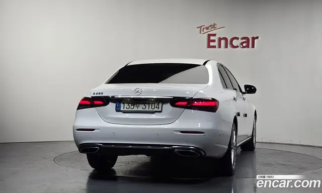 Mercedes-Benz E-Class 2021 2.0 автомат (гидро), миниатюра 5