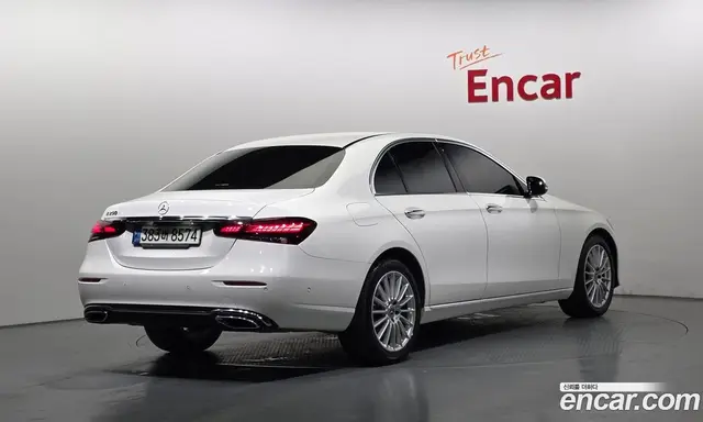 Mercedes-Benz E-Class 2021 2.0 автомат (гидро), миниатюра 2