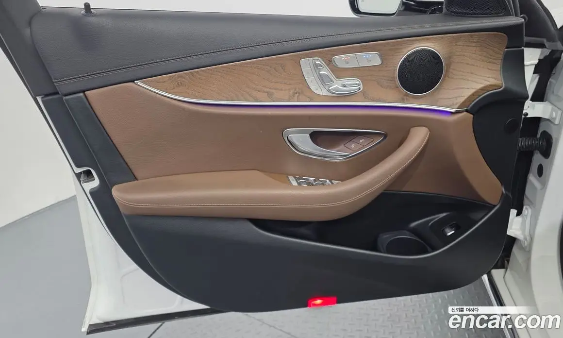 Mercedes-Benz E-Class 2021 2.0 автомат (гидро), фото 14