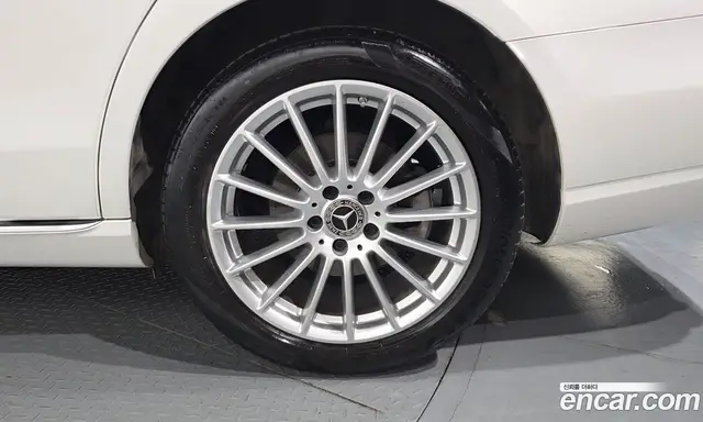 Mercedes-Benz E-Class 2021 2.0 автомат (гидро), миниатюра 7