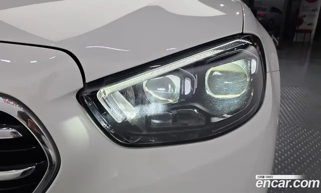 Mercedes-Benz E-Class 2021 2.0 автомат (гидро), миниатюра 8
