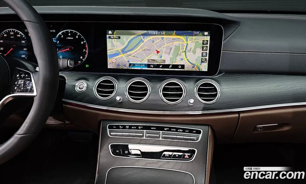 Mercedes-Benz E-Class 2023 2.0 автомат (гидро), фото 13