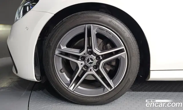 Mercedes-Benz E-Class 2023 2.0 автомат (гидро), миниатюра 5