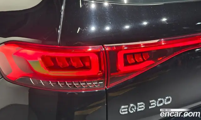 Mercedes-Benz EQB 2022 0.2 автомат (гидро), миниатюра 9