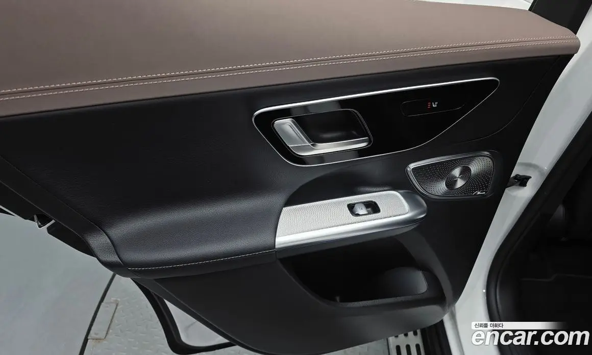 Mercedes-Benz EQE 2023 0.3 автомат (гидро), фото 14