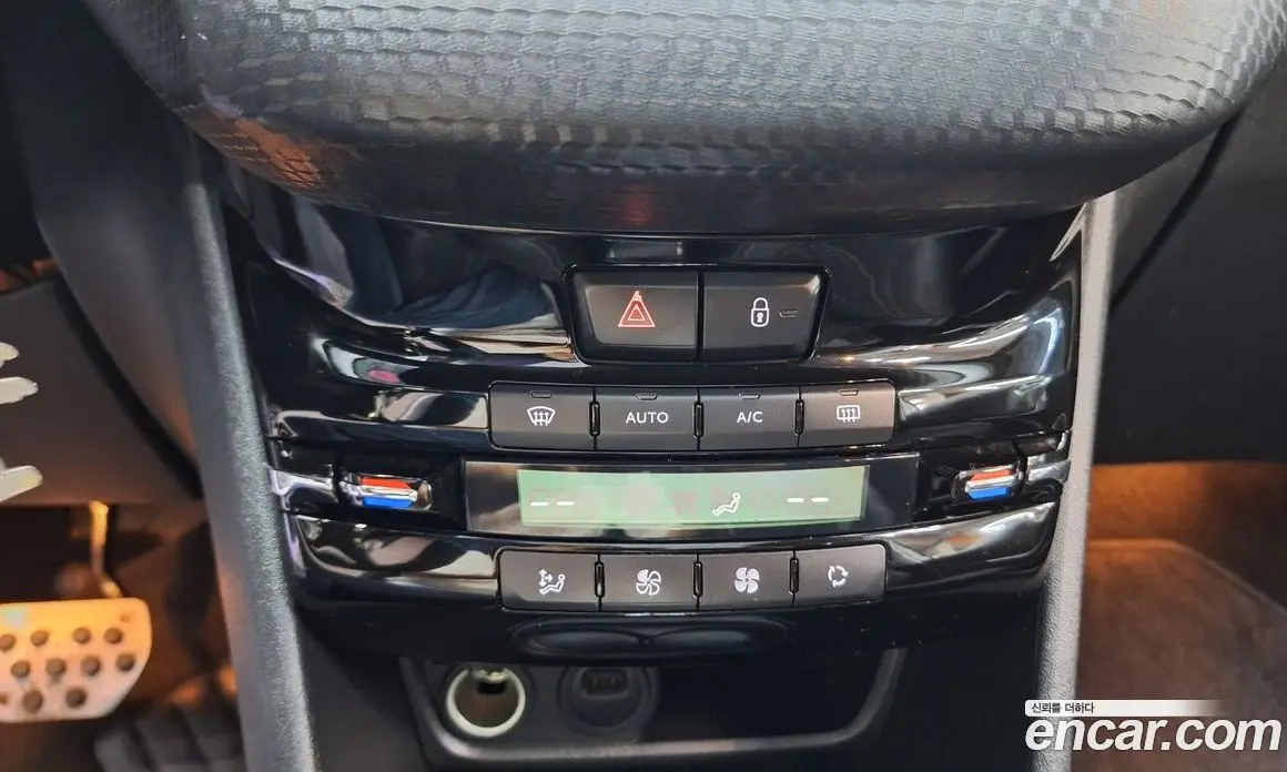 Peugeot 2008 2016 1.6 автомат (гидро), фото 16