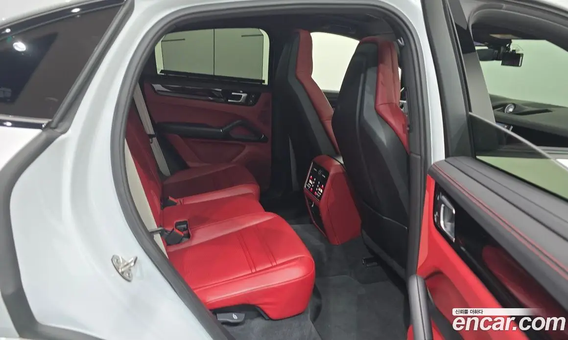 Porsche Cayenne 2023 3.0 автомат (гидро), фото 17