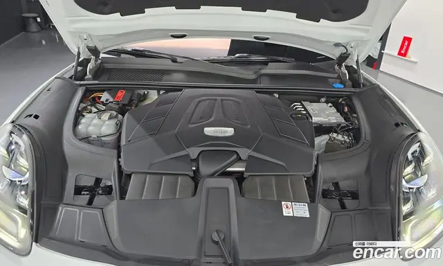 Porsche Cayenne 2023 3.0 автомат (гидро), миниатюра 6