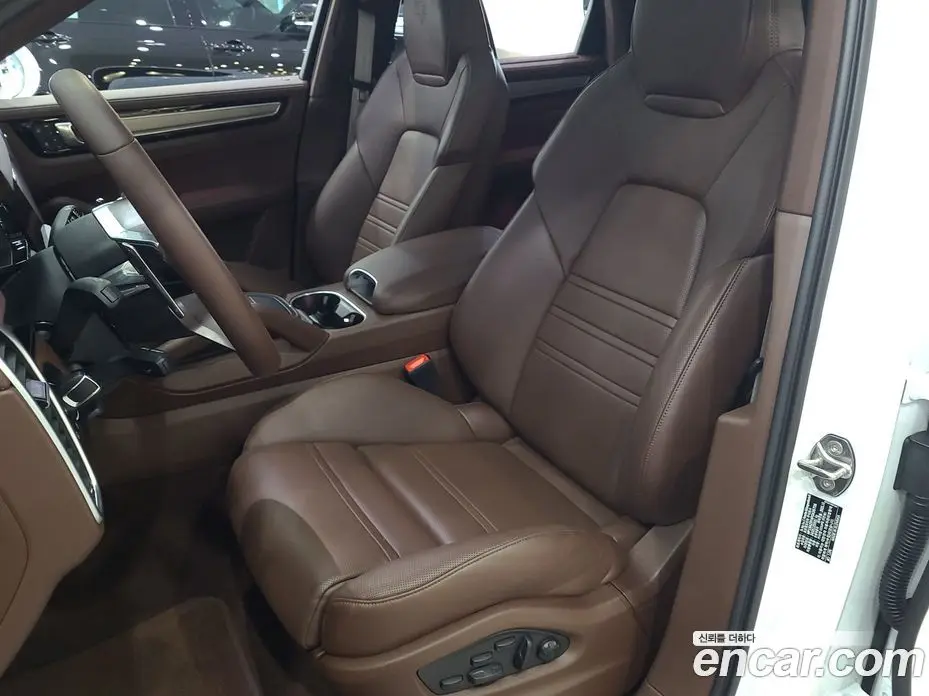 Porsche Cayenne 2023 3.0 автомат (гидро), фото 10