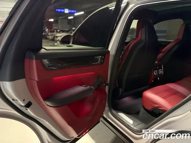 Porsche Cayenne 2023 3.0 автомат (гидро), миниатюра 11