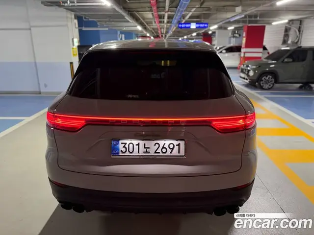 Porsche Cayenne 2023 3.0 автомат (гидро), миниатюра 4