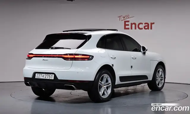 Porsche Macan 2019 2.0 автомат (гидро), миниатюра 2